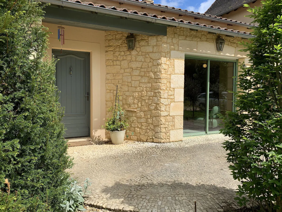 Façade du gîte Le Logis - Les Maisons de Valadier