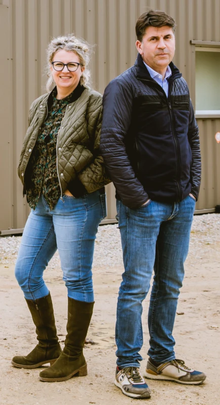 Sandrine et Dominique, vos hôtes aux Maisons de Salon